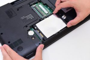 ノートパソコンを分解してHDD・SSDを取り出す方法